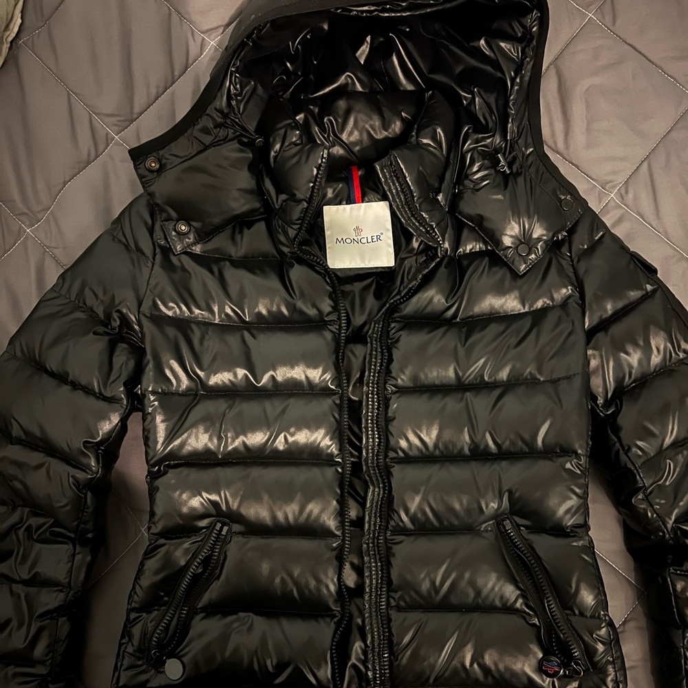 Moncler puffer in style Bady Giubbotto ,in color black, size xxs.